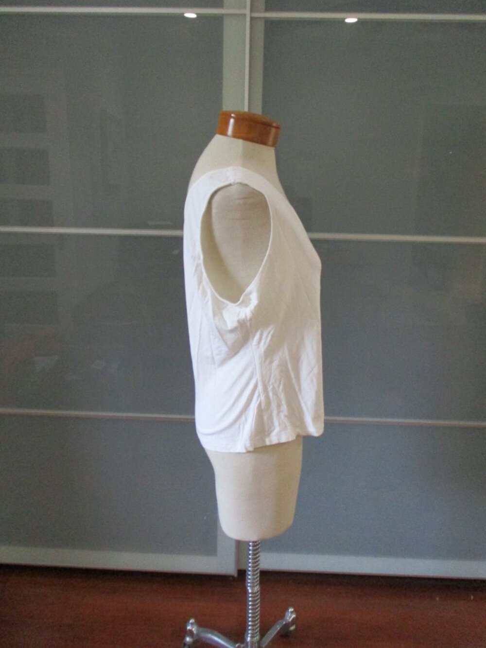 LK Bennett "Athena" V-Neck Tank Top - Picture 4 of 5